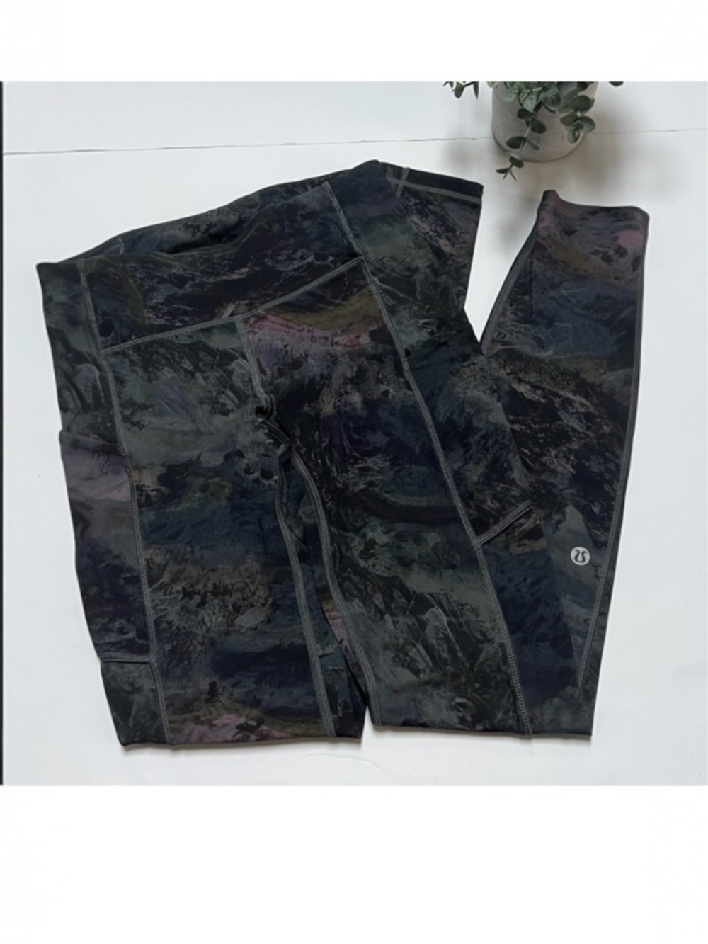Lululemon Speed Up Tight Full On Luxtreme 28” Radiant Multi Size 2